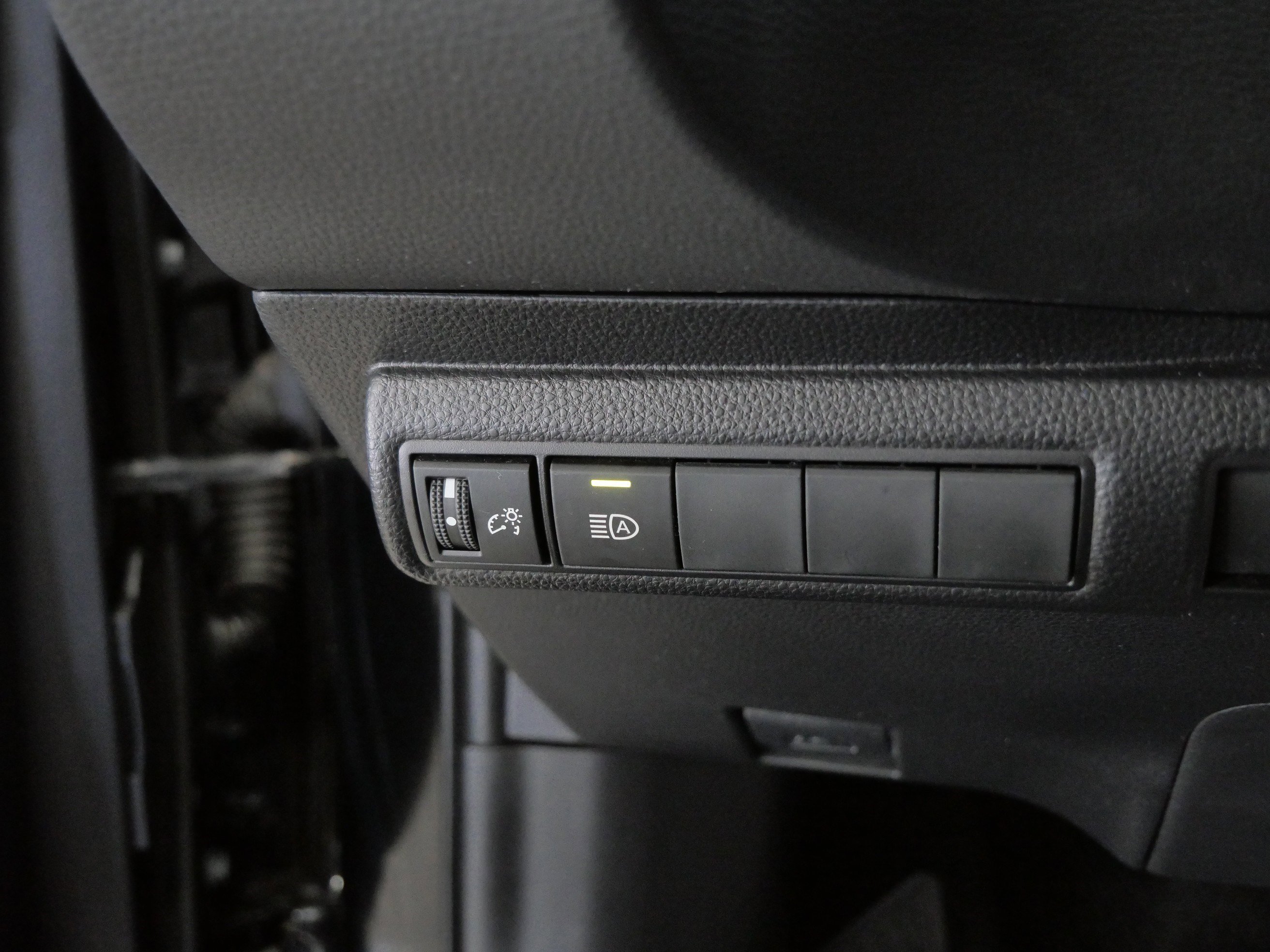 Certified 2023 Toyota Corolla SE w/ SE Premium Package image 27