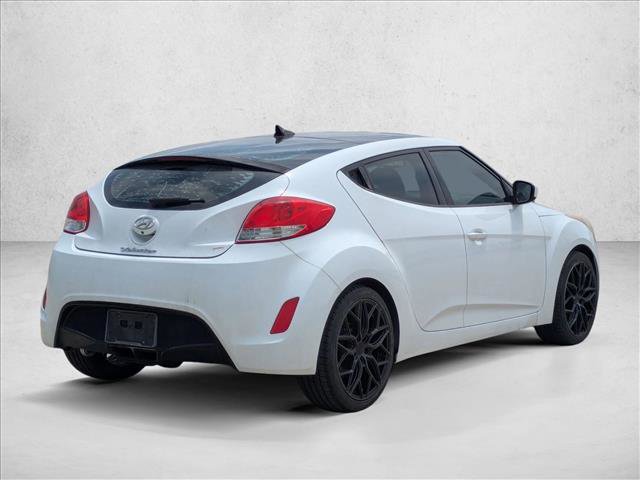 Used 2016 Hyundai Veloster w/ Option Group 02 FWD image 5