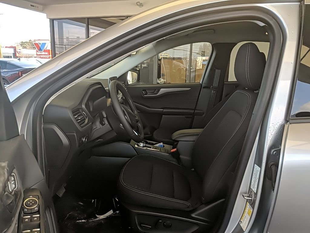 Certified 2024 Ford Escape Active AWD/4WD image 12