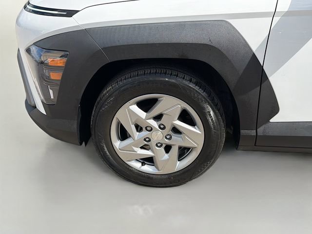 Used 2024 Hyundai Kona SE image 29