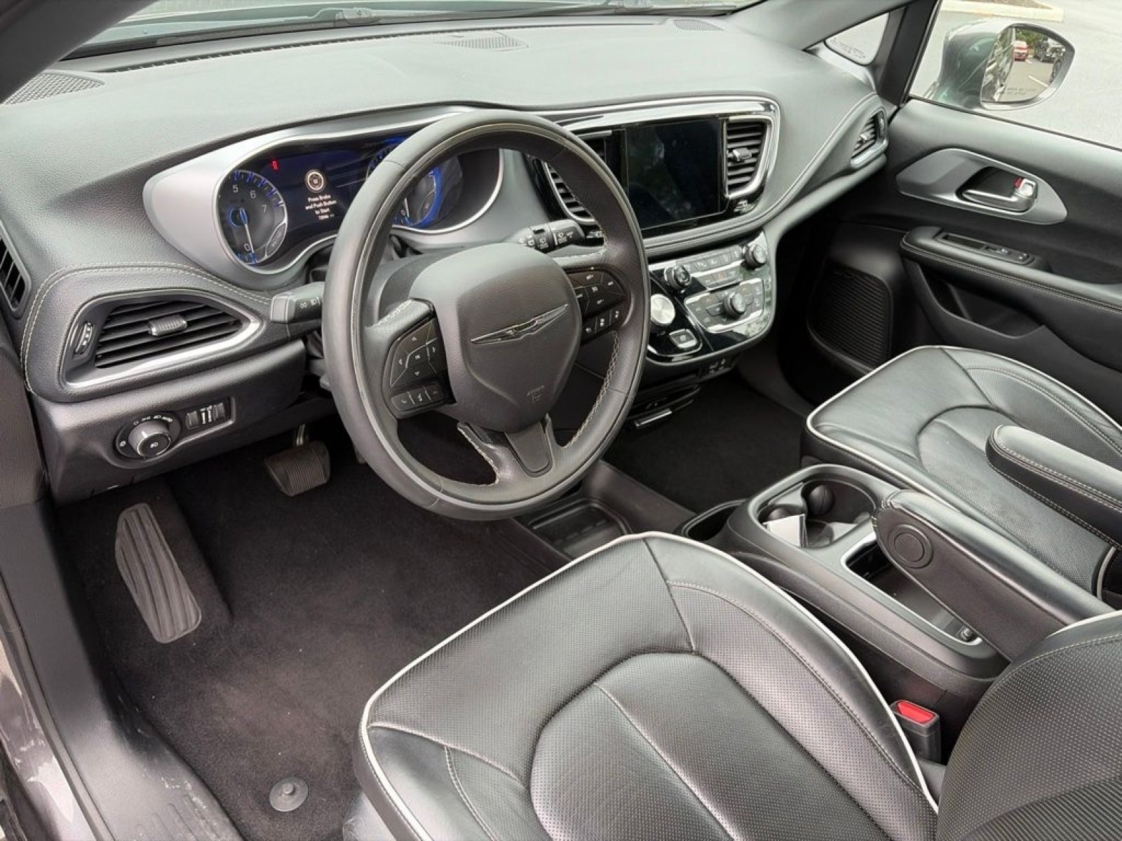 Used 2020 Chrysler Pacifica Limited w/ Advanced Safetytec Group FWD image 15