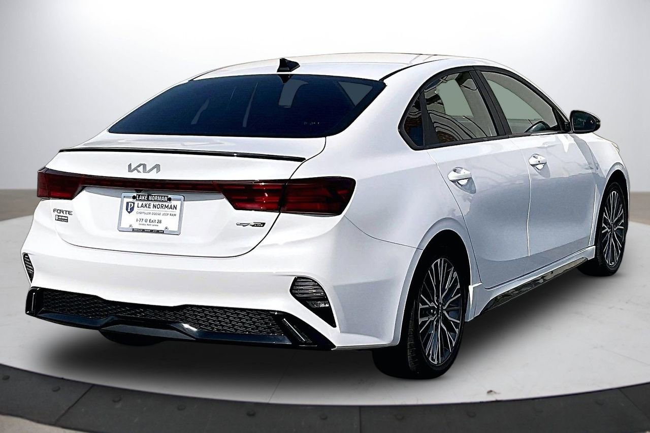 Used 2023 Kia Forte GT-Line w/ GT-Line Premium Package image 9