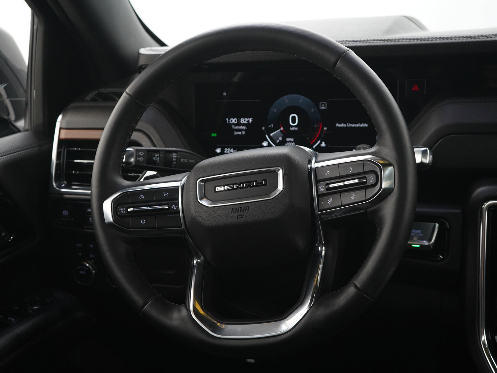 Used 2025 GMC Yukon XL Denali w/ Sun & Power Step Package AWD/4WD image 19