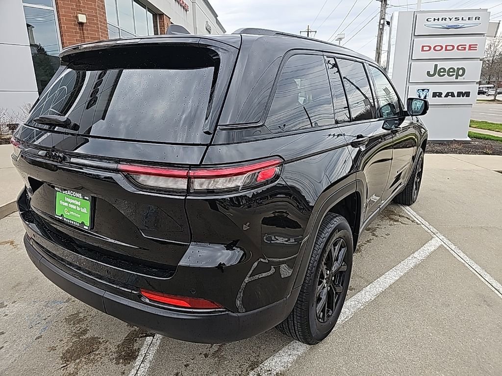 Certified 2024 Jeep Grand Cherokee Altitude image 12