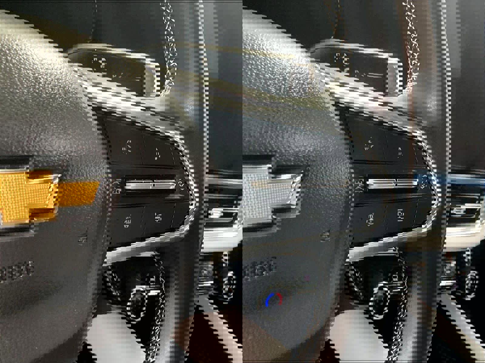 Used 2024 Chevrolet Equinox EV LT image 24