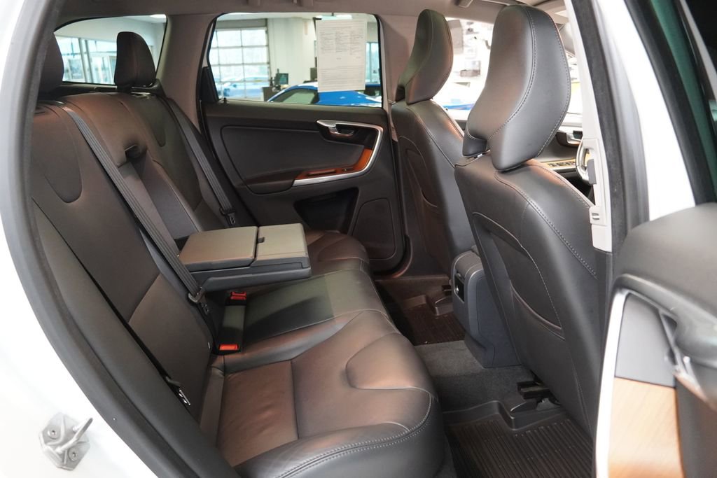 Used 2017 Volvo XC60 T5 Inscription w/ Preferred Option Package image 33