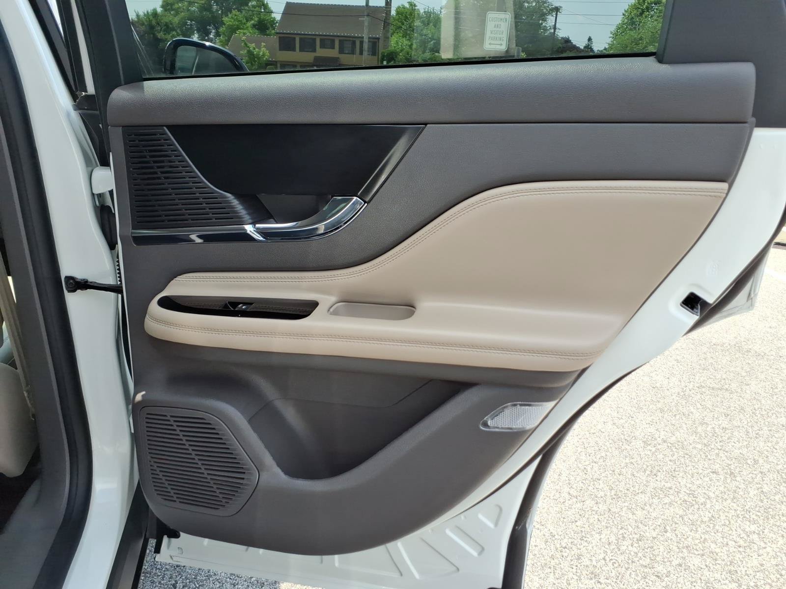 Certified 2022 Lincoln Corsair AWD w/ Equipment Group 101A image 28