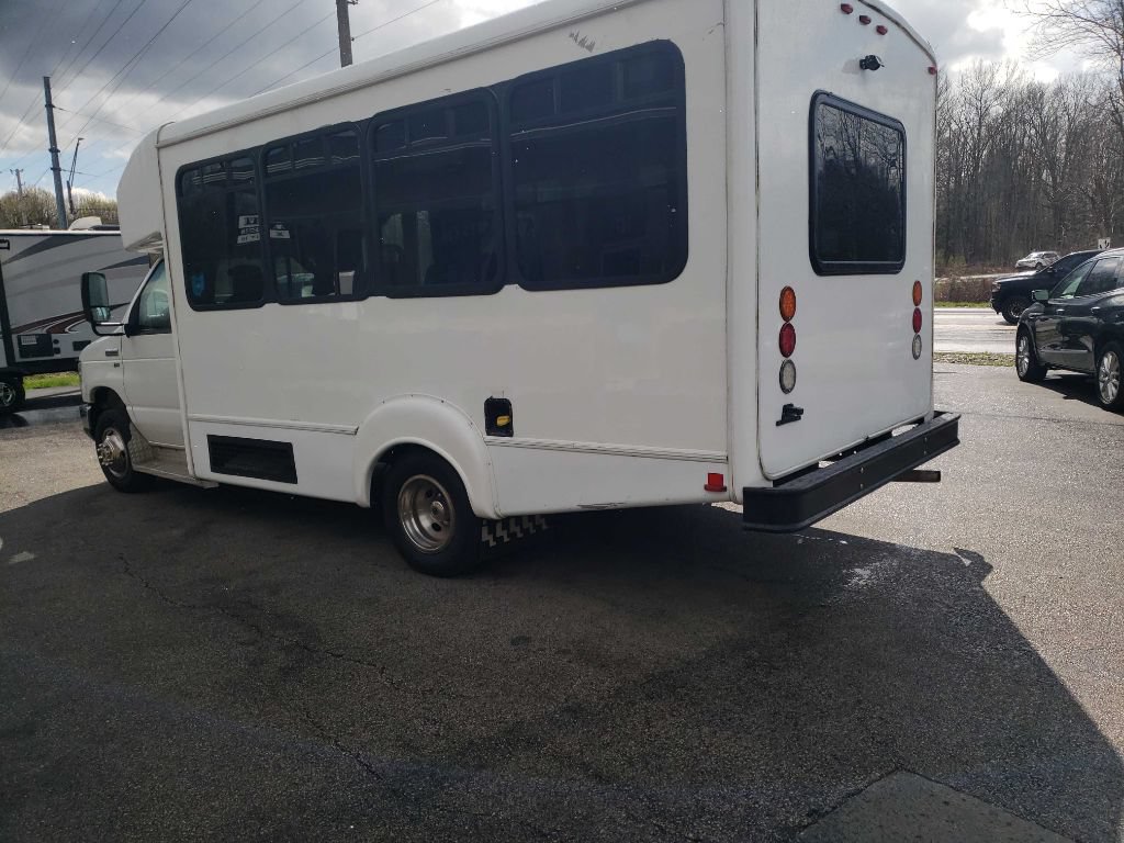 Used 2015 Ford E-350 and Econoline 350 Super Duty RWD image 9