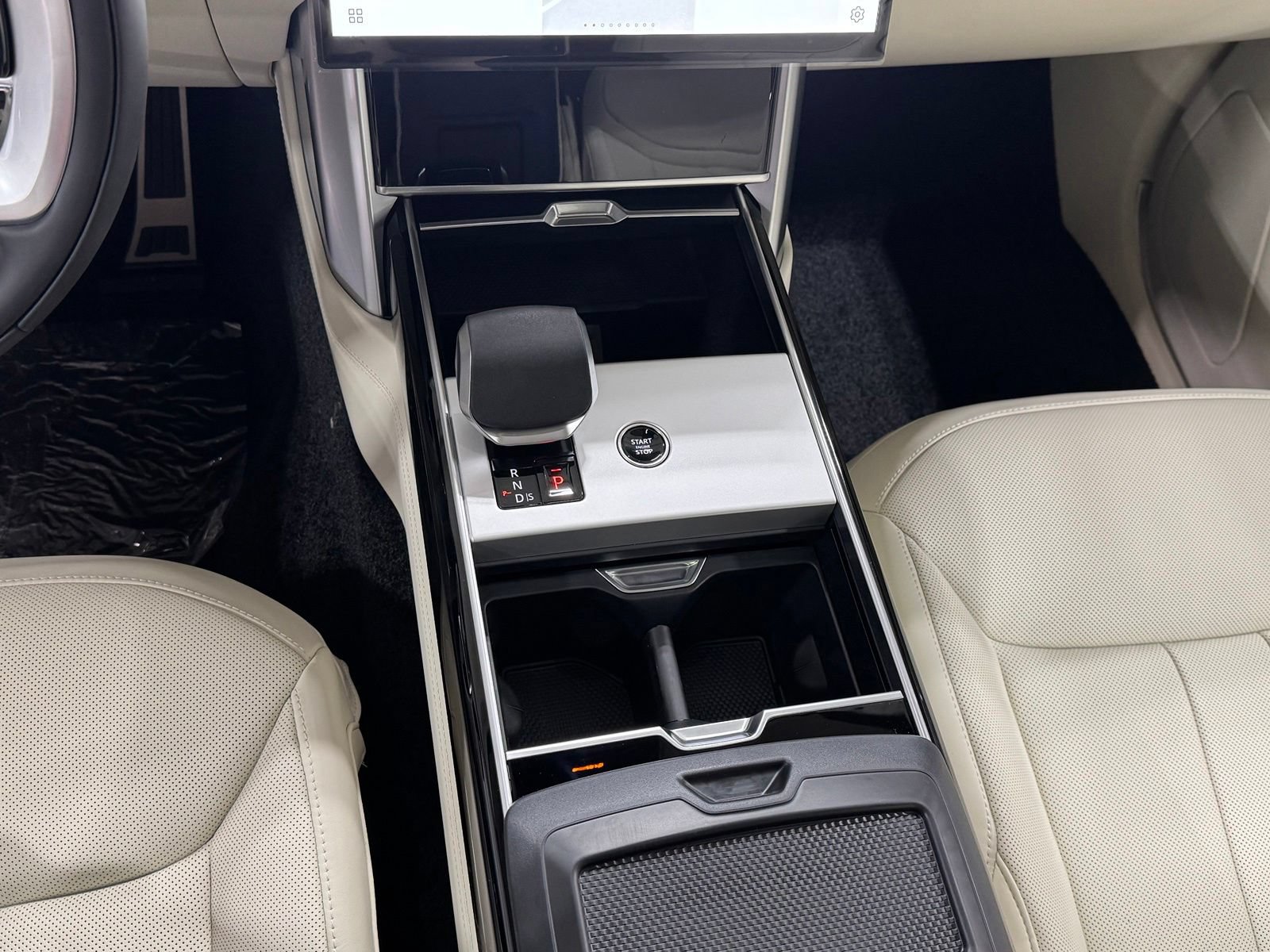 New 2026 Land Rover Range Rover SE AWD/4WD image 21