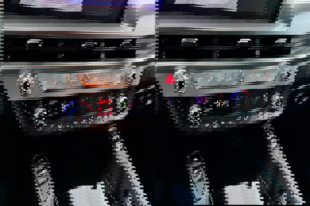 Used 2023 Kia Telluride S image 35