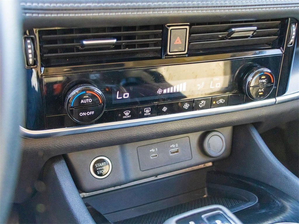 Used 2023 Nissan Rogue SV FWD image 36