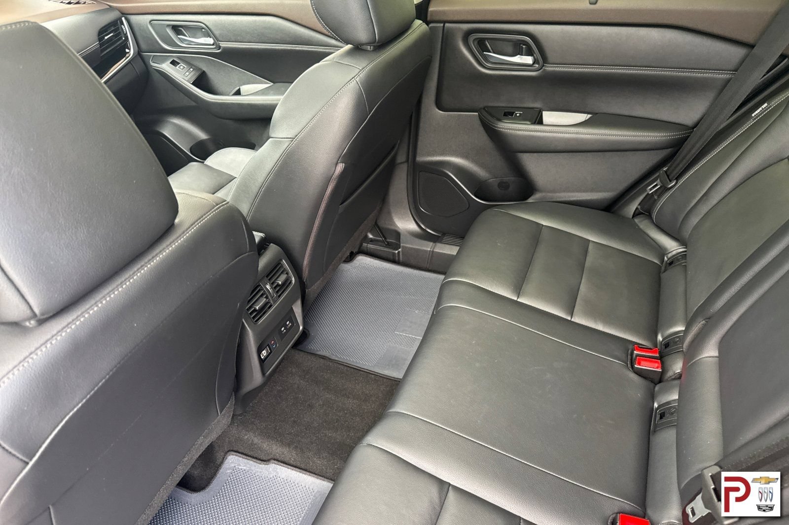 Used 2023 Nissan Rogue SL w/ SL Premium Package FWD image 14