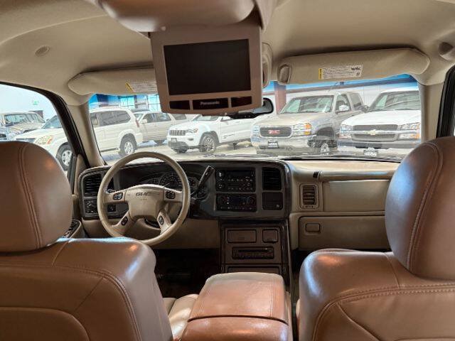 Used 2003 GMC Yukon XL Denali AWD/4WD image 17