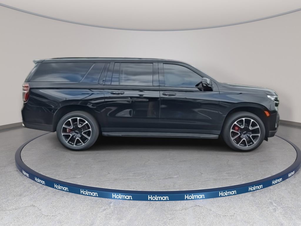 Used 2023 Chevrolet Suburban RST w/ Sport Performance Package image 4