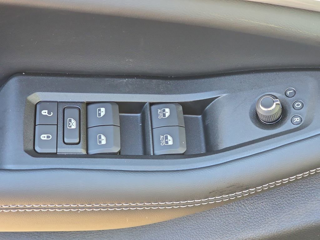 New 2025 Jeep Grand Cherokee L Limited w/ Luxury Tech Group II image 29