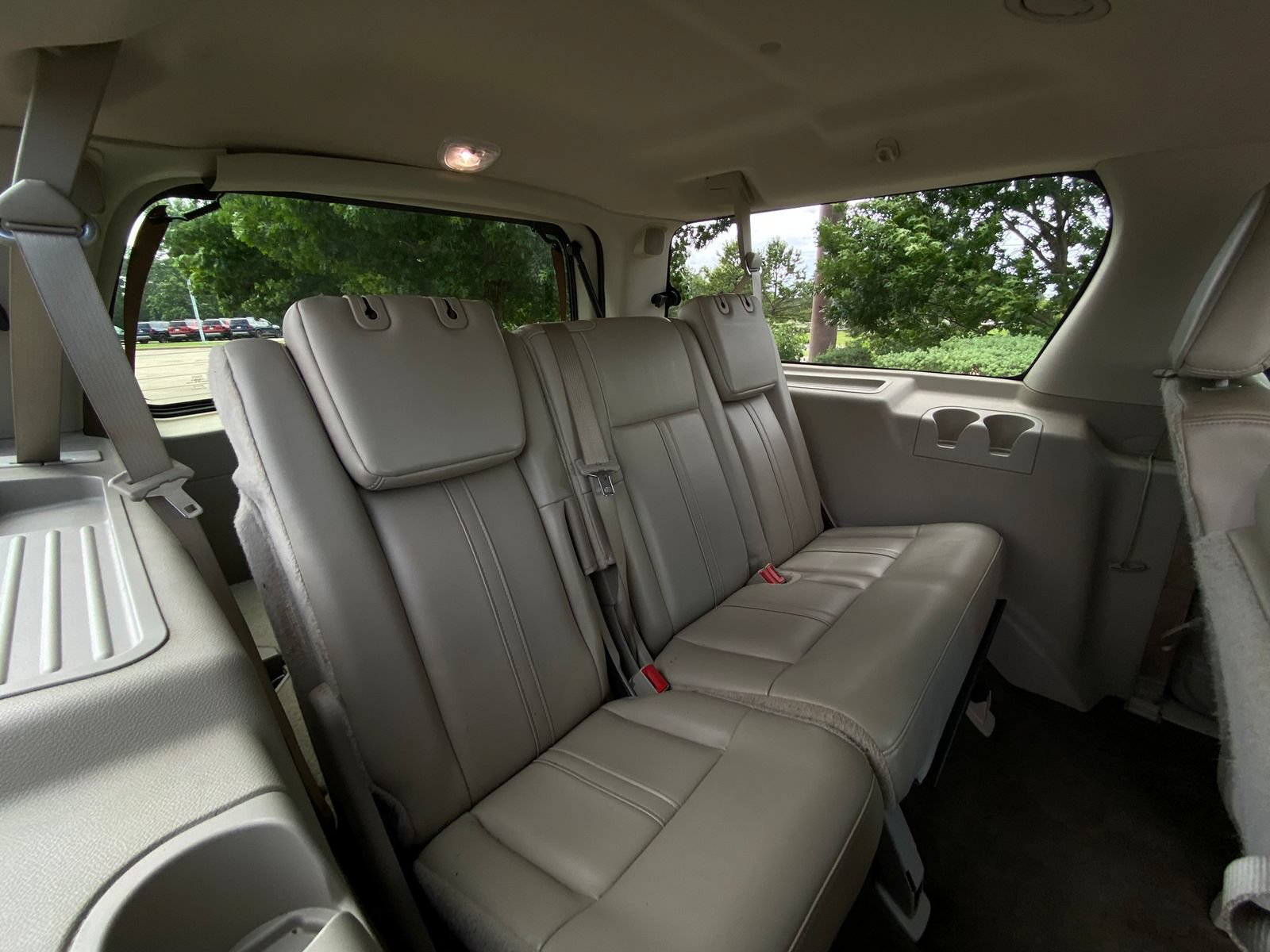 Used 2017 Lincoln Navigator L Select RWD image 31
