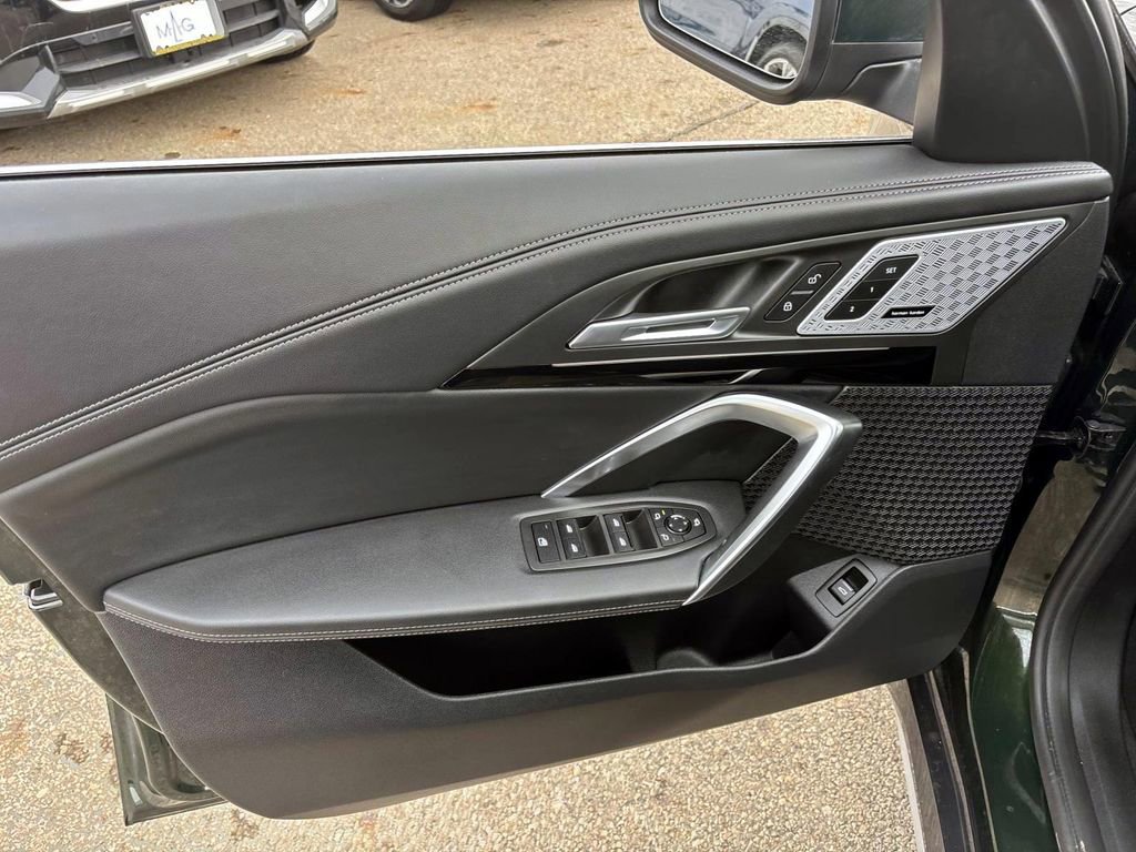 Used 2025 BMW X1 xDrive28i w/ Premium Package image 11