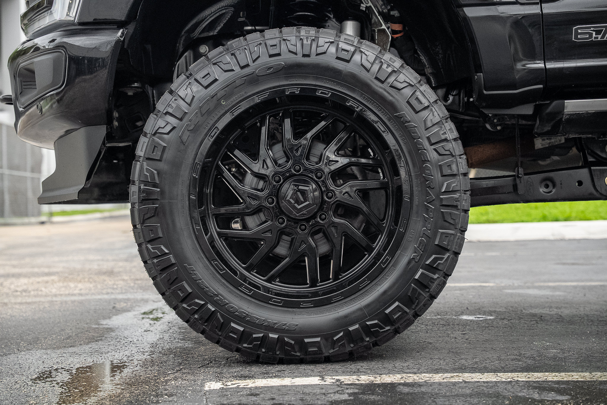Used 2025 Ford F250 Platinum w/ FX4 Off-Road Package AWD/4WD image 13
