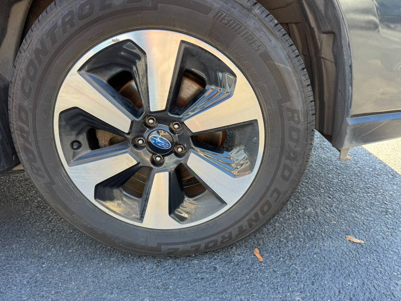 Used 2017 Subaru Forester 2.5i Premium image 12