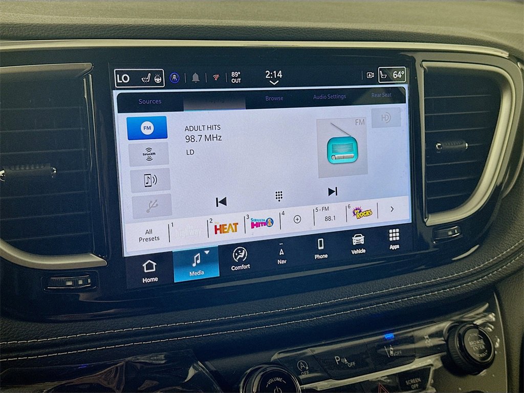 New 2025 Chrysler Pacifica Select w/ Uconnect Theater Family Group image 13