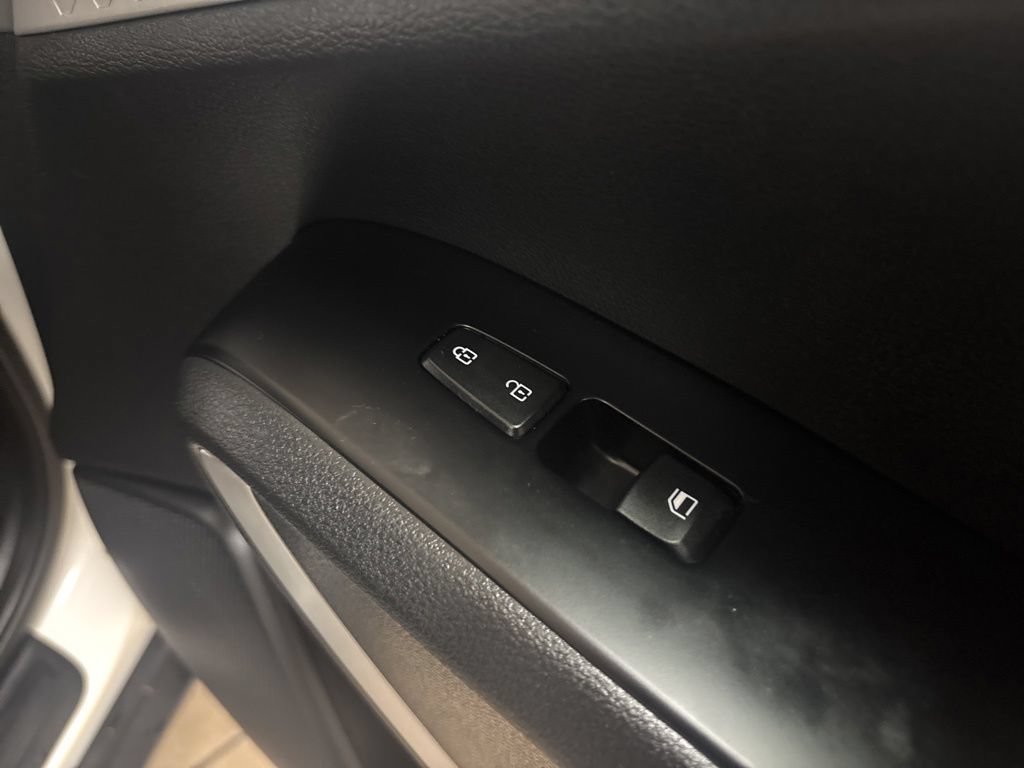 Used 2024 Kia Soul S FWD image 28