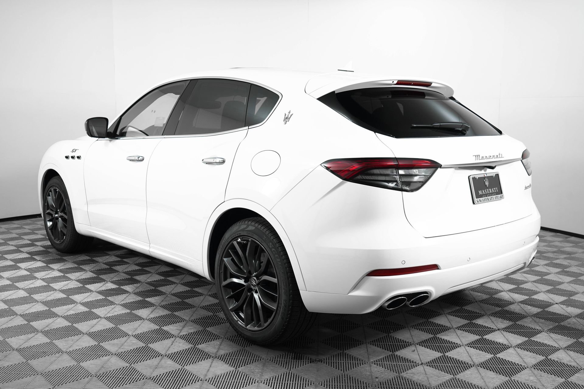 New 2024 Maserati Levante GT Ultima image 6