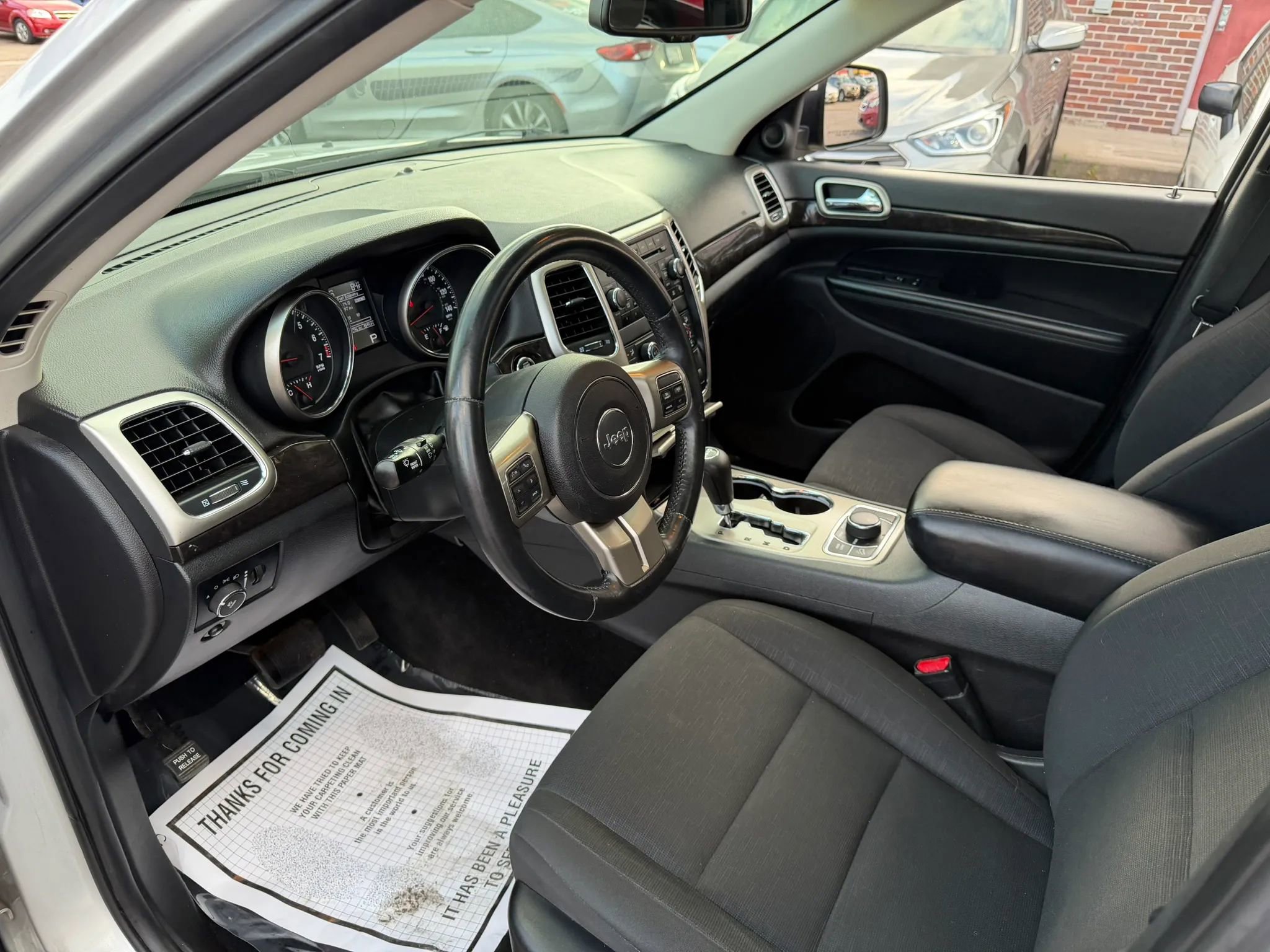 Used 2013 Jeep Grand Cherokee Laredo w/ Laredo E Group AWD/4WD image 38
