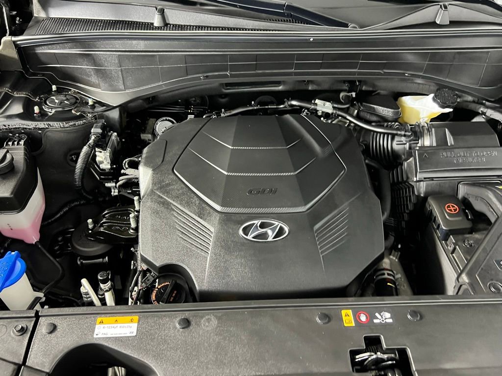 Used 2023 Hyundai Palisade Limited w/ Winter Package image 38