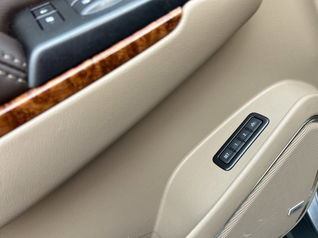 Used 2018 Chevrolet Tahoe Premier AWD/4WD image 34