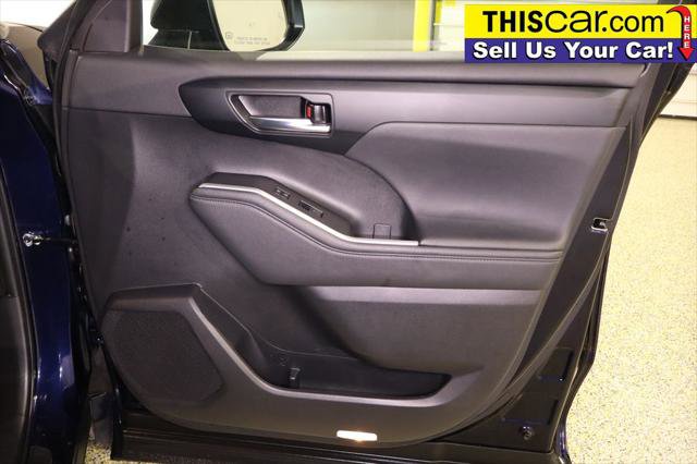 Used 2023 Toyota Highlander XLE image 36