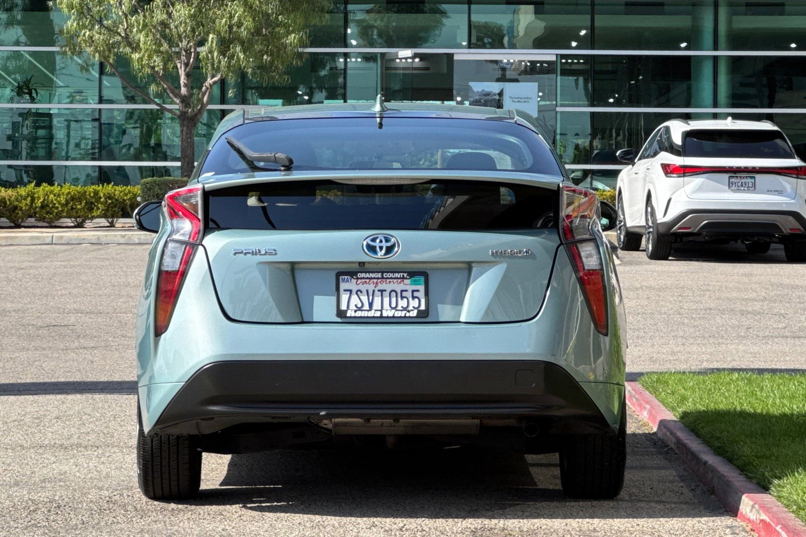 Used 2016 Toyota Prius Two image 5