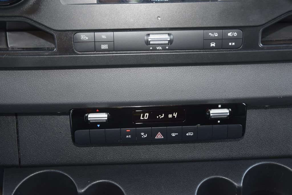 Used 2024 Mercedes-Benz Sprinter 2500 w/ Acoustic Package image 20