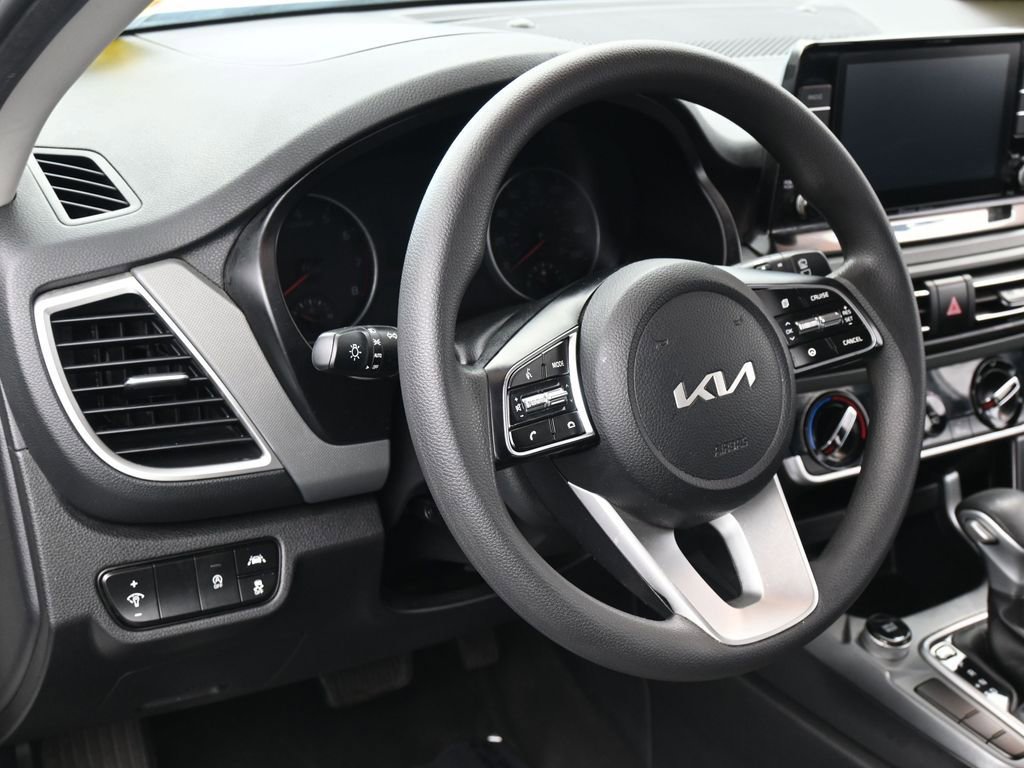 Used 2022 Kia Seltos LX image 14