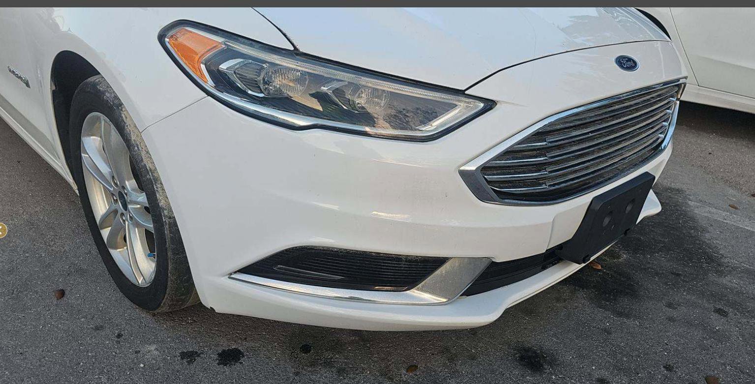 Used 2018 Ford Fusion SE w/ Equipment Group 602A image 2