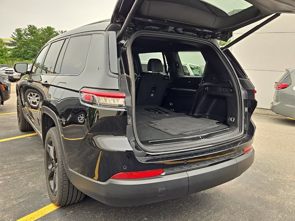 Certified 2023 Jeep Grand Cherokee L Laredo AWD/4WD image 10