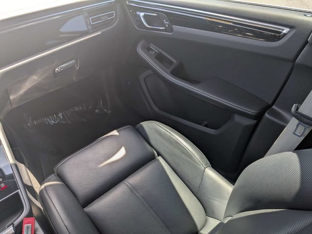 Used 2024 Porsche Macan S AWD/4WD image 18