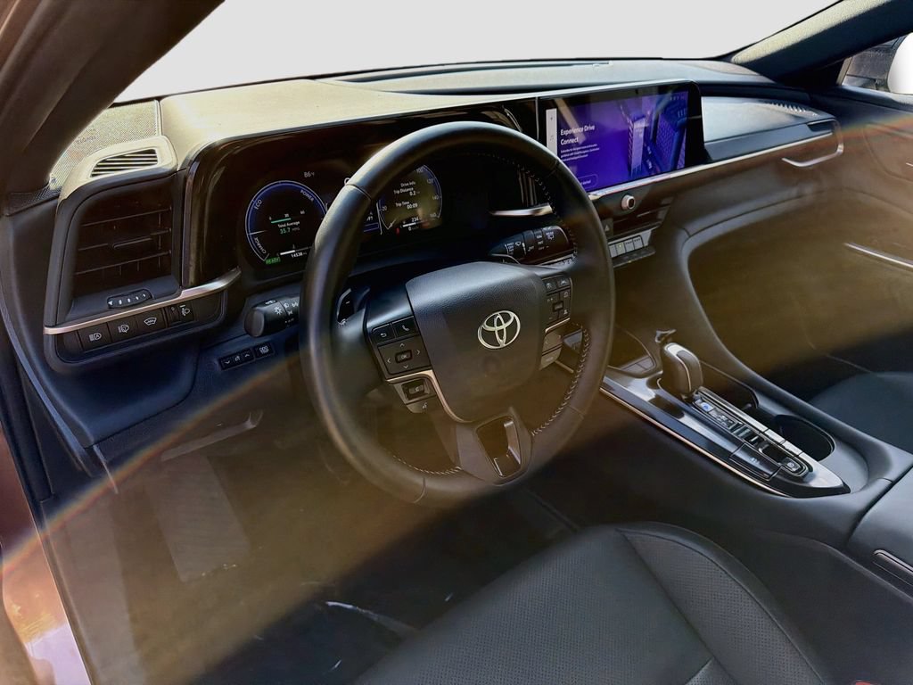 Used 2025 Toyota Crown Signia AWD/4WD image 9