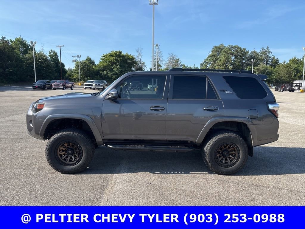 Used 2019 Toyota 4Runner TRD Off-Road AWD/4WD image 4