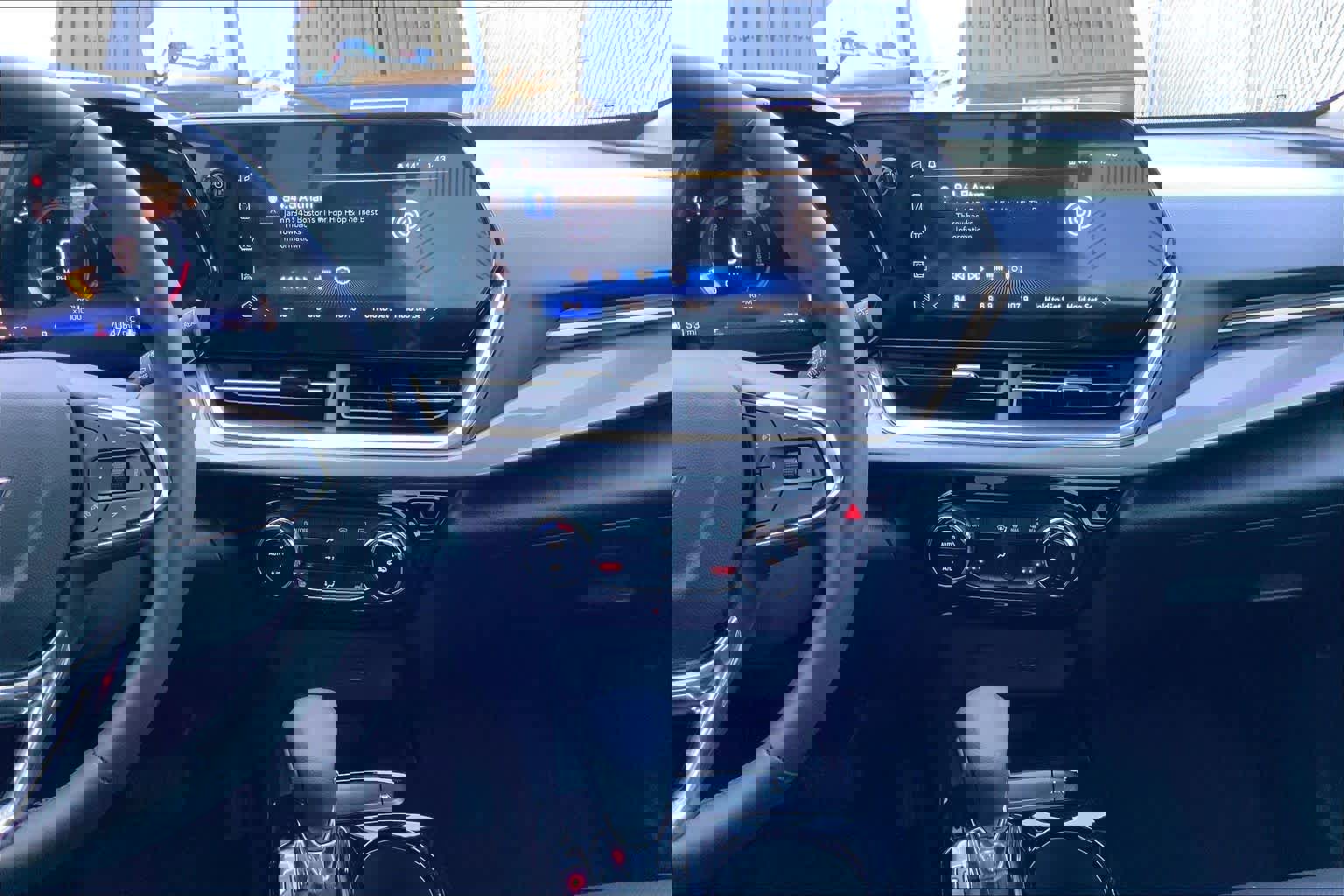 Used 2025 Chevrolet Trax ACTIV w/ Sunroof Package image 7