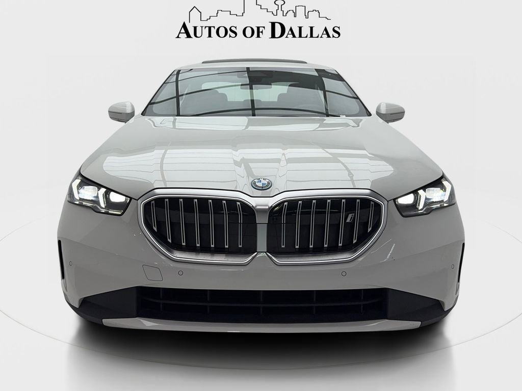 Used 2024 BMW i5 eDrive40i RWD image 3