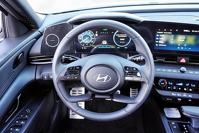 New 2026 Hyundai Elantra Sport FWD image 22