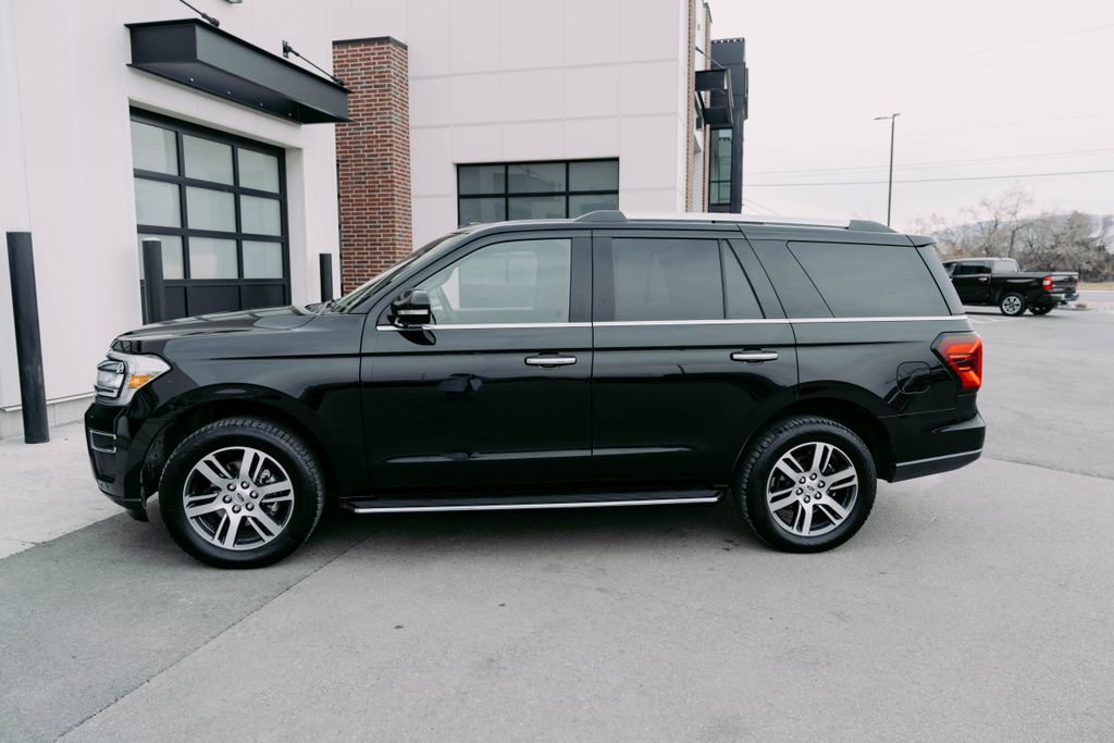 Used 2023 Ford Expedition Limited image 5