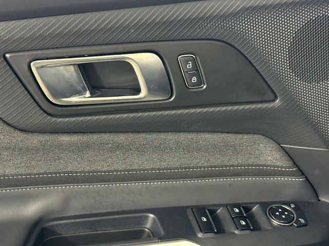 Used 2024 Ford Mustang Convertible RWD image 15