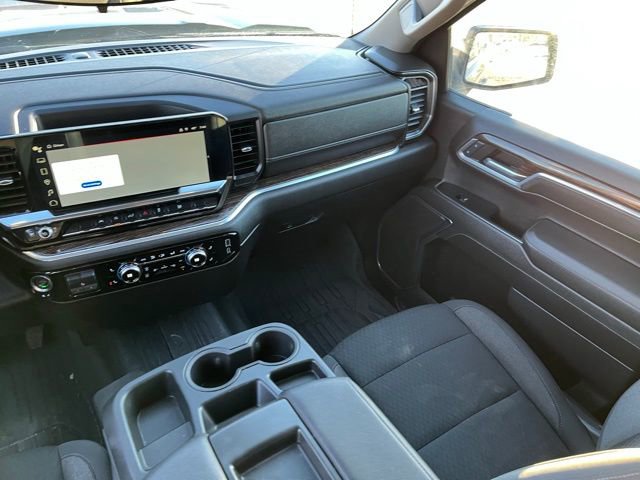 Used 2024 GMC Sierra 1500 SLE w/ Preferred Package image 11