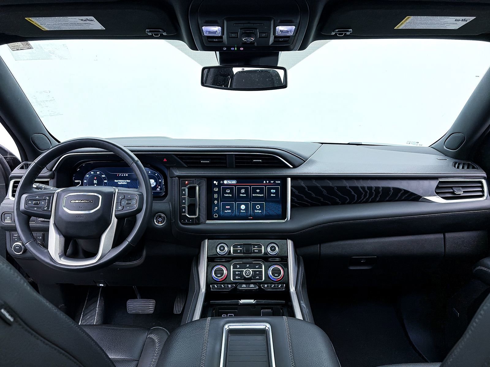 Used 2023 GMC Yukon Denali image 32