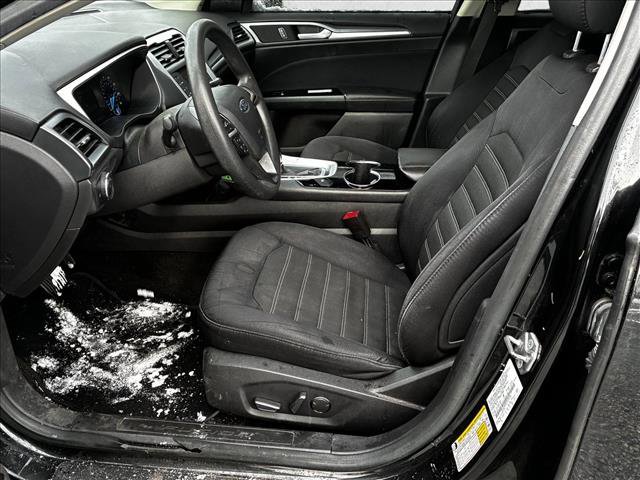 Used 2015 Ford Fusion SE image 11