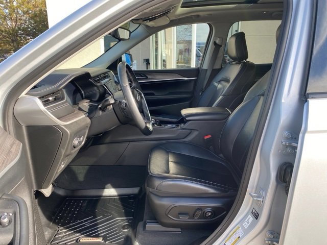 Used 2022 Jeep Grand Cherokee Limited image 12