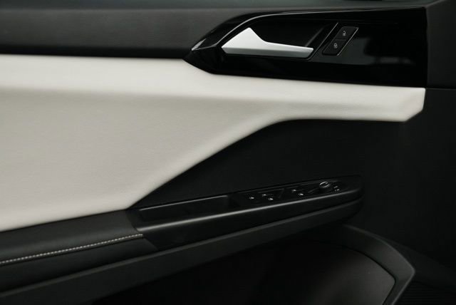 Used 2025 Volkswagen Taos S image 21