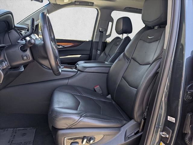 Used 2019 Cadillac Escalade Luxury AWD/4WD image 17