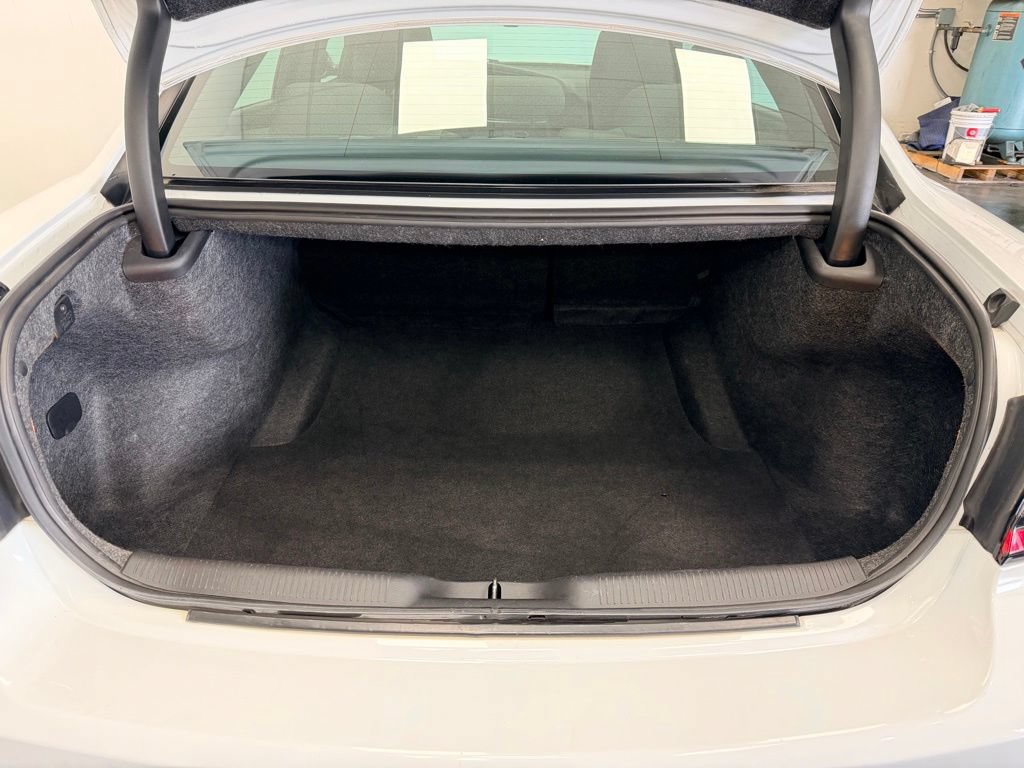 Used 2019 Dodge Charger Scat Pack RWD image 8
